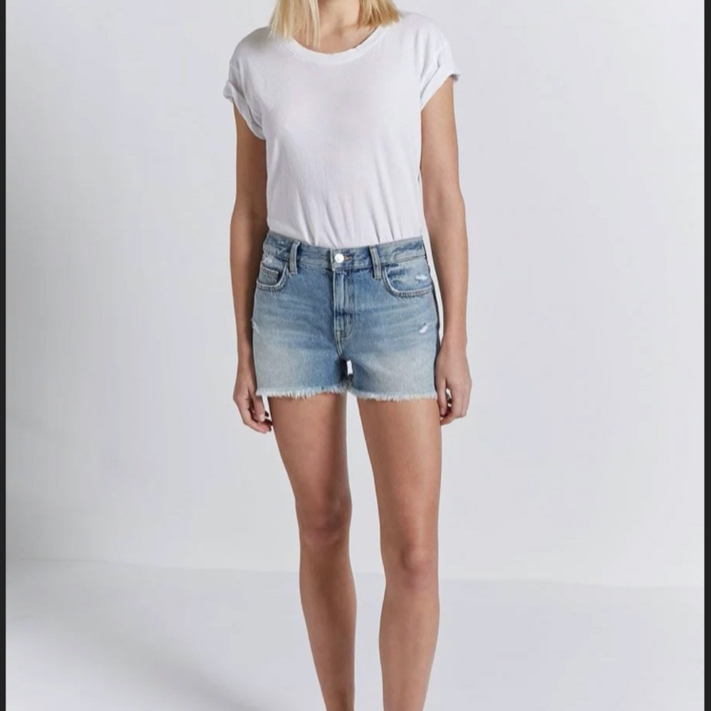 Current Elliot Boyfriend short